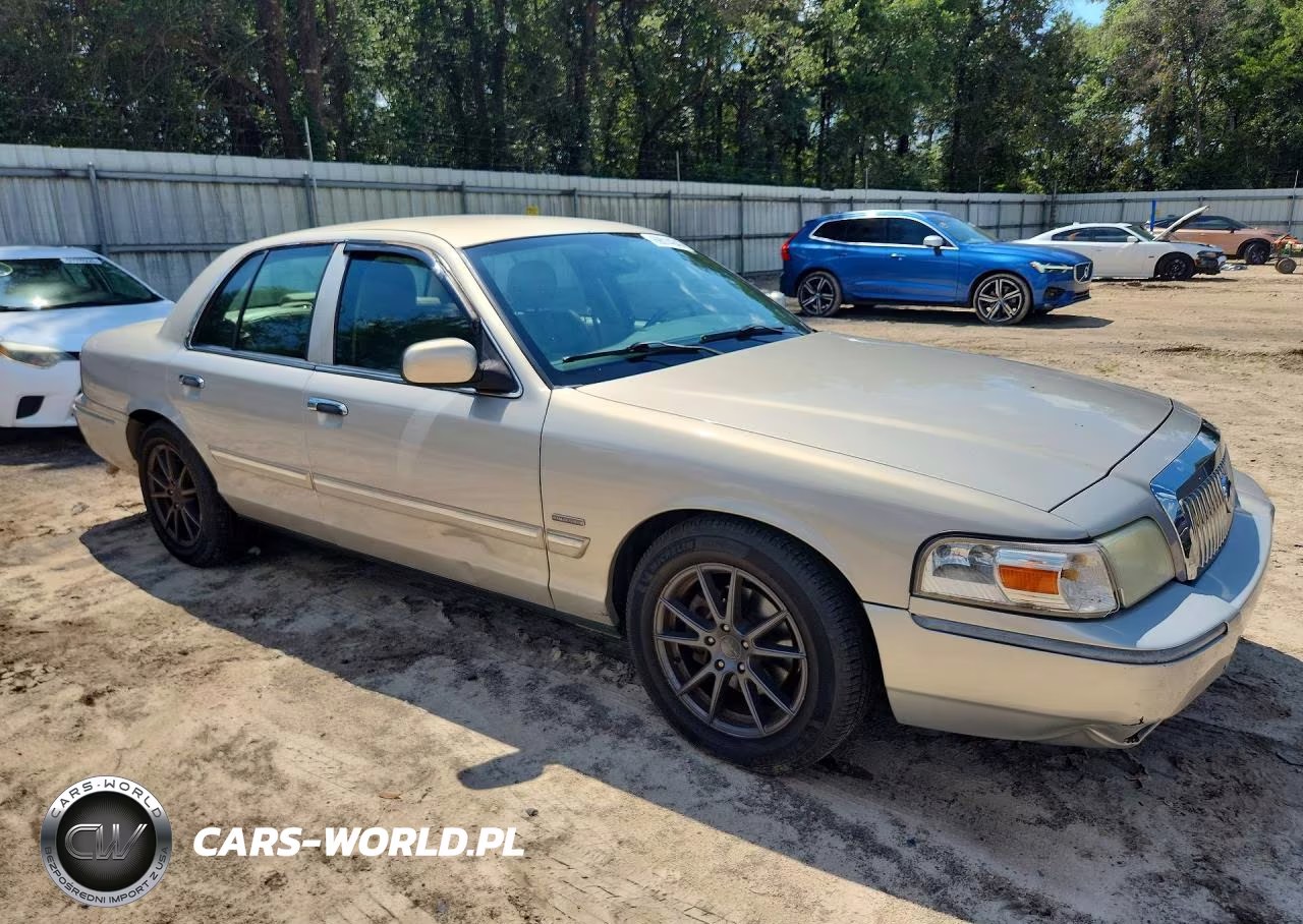 2010 Mercury Grand Marquis Ls VIN:2MEBM7FV1AX605722 - 4
