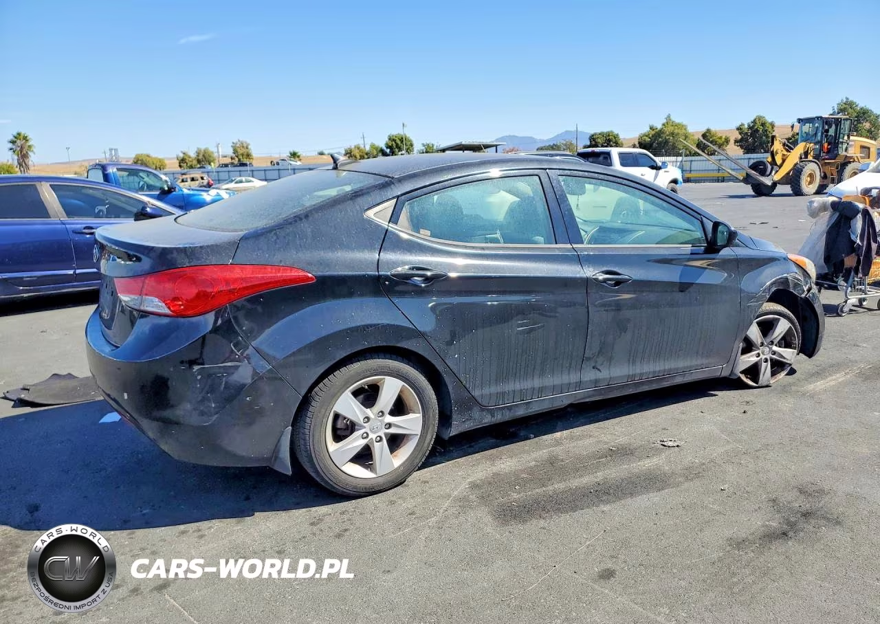 2013 Hyundai Elantra Gls VIN:5NPDH4AE5DH419899 - 3