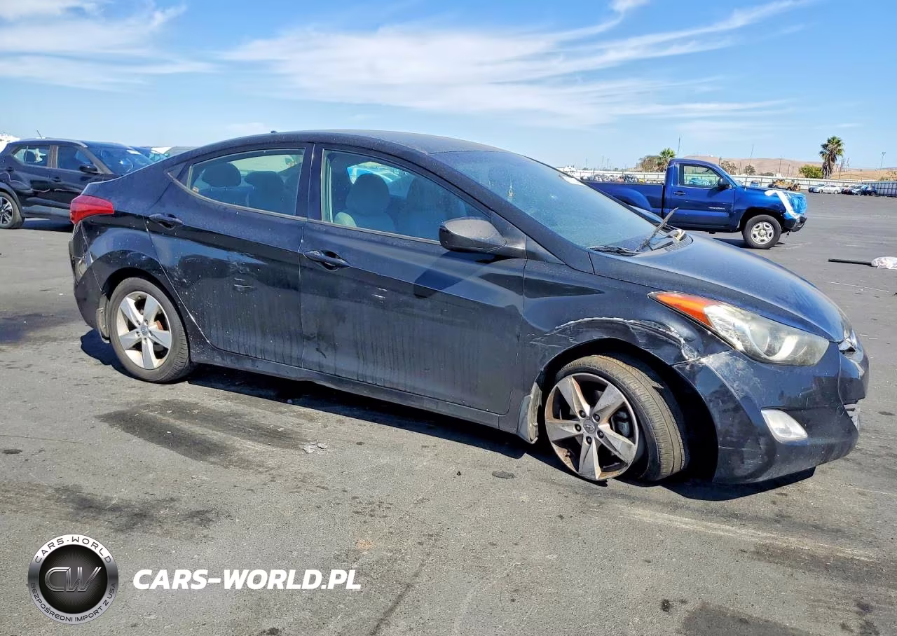 2013 Hyundai Elantra Gls VIN:5NPDH4AE5DH419899 - 4