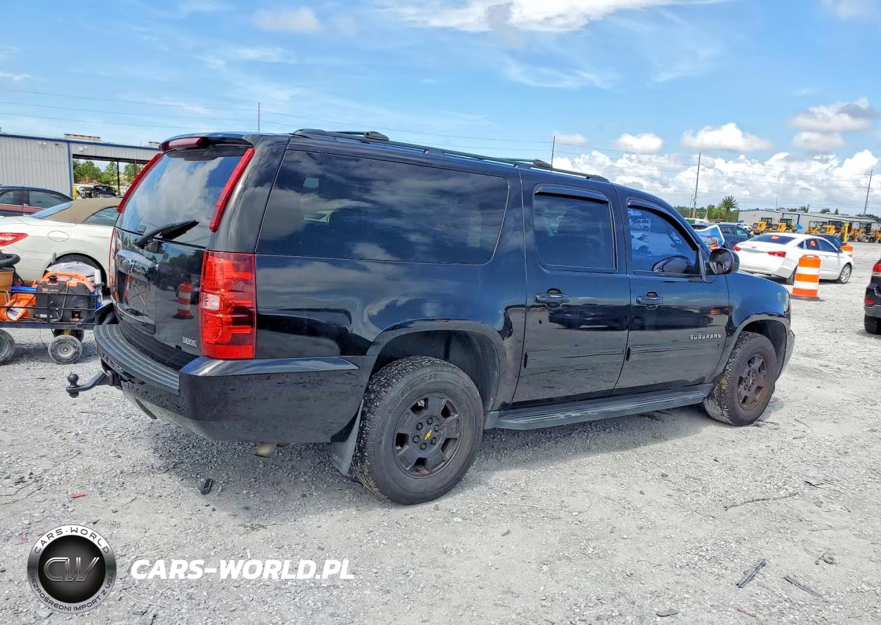 2011 Chevrolet Suburban K1500 Ls VIN:1GNSKHE37BR177977 - 3