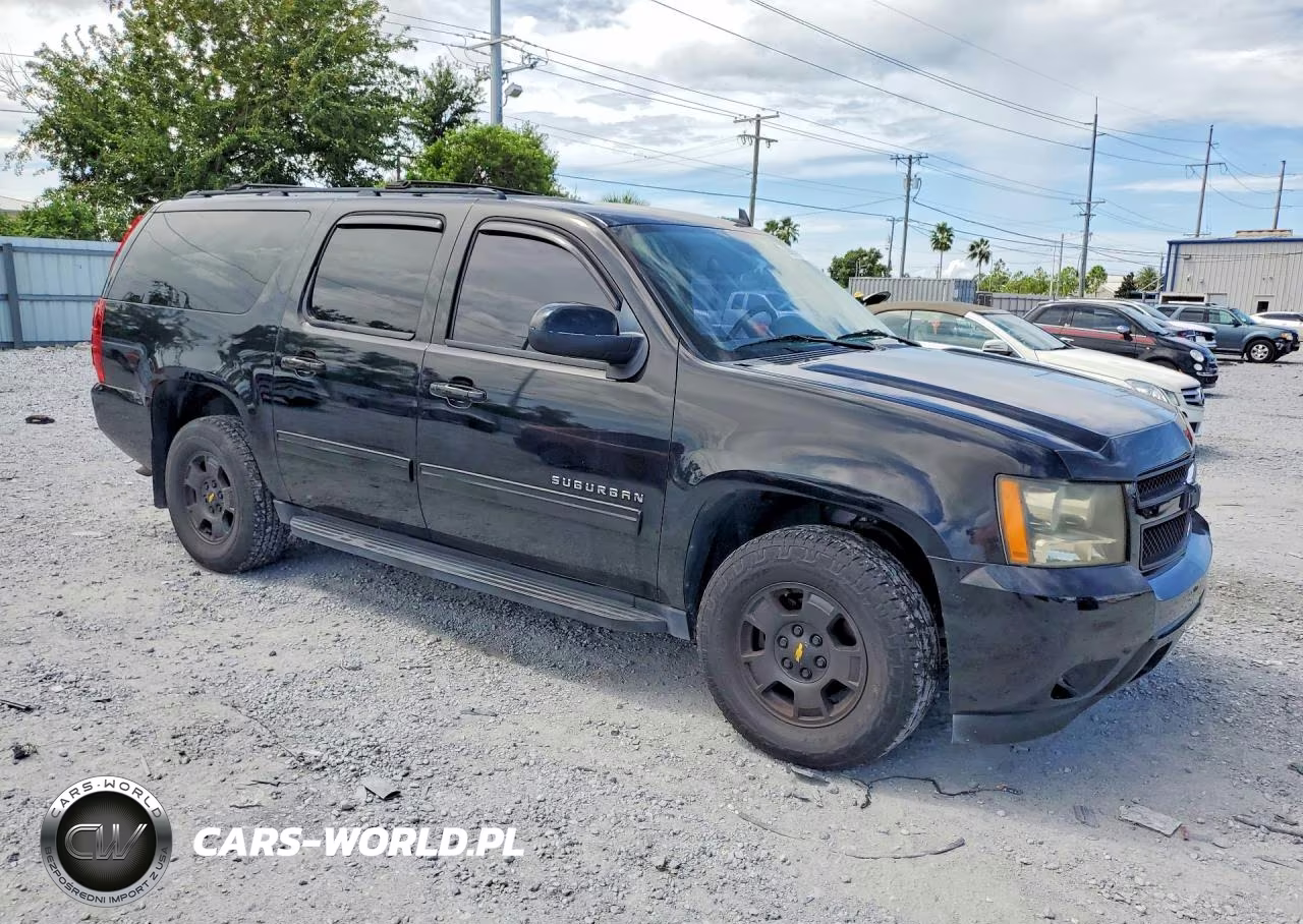 2011 Chevrolet Suburban K1500 Ls VIN:1GNSKHE37BR177977 - 4