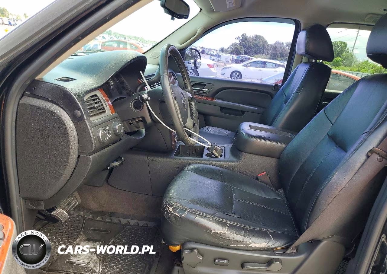 2011 Chevrolet Suburban K1500 Ls VIN:1GNSKHE37BR177977 - 7