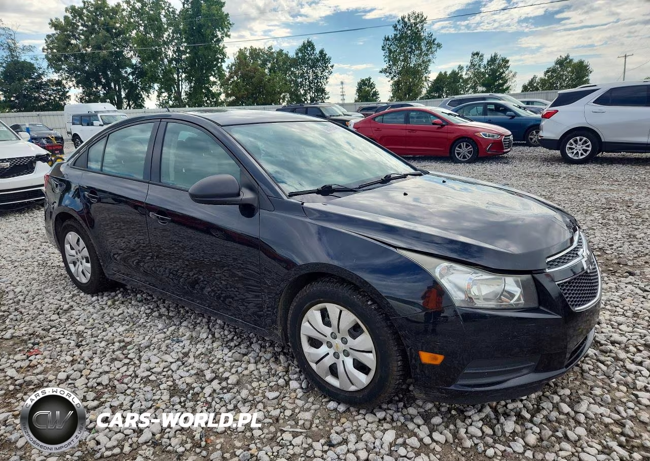 2014 Chevrolet Cruze Ls VIN:1G1PA5SH9E7477089 - 4