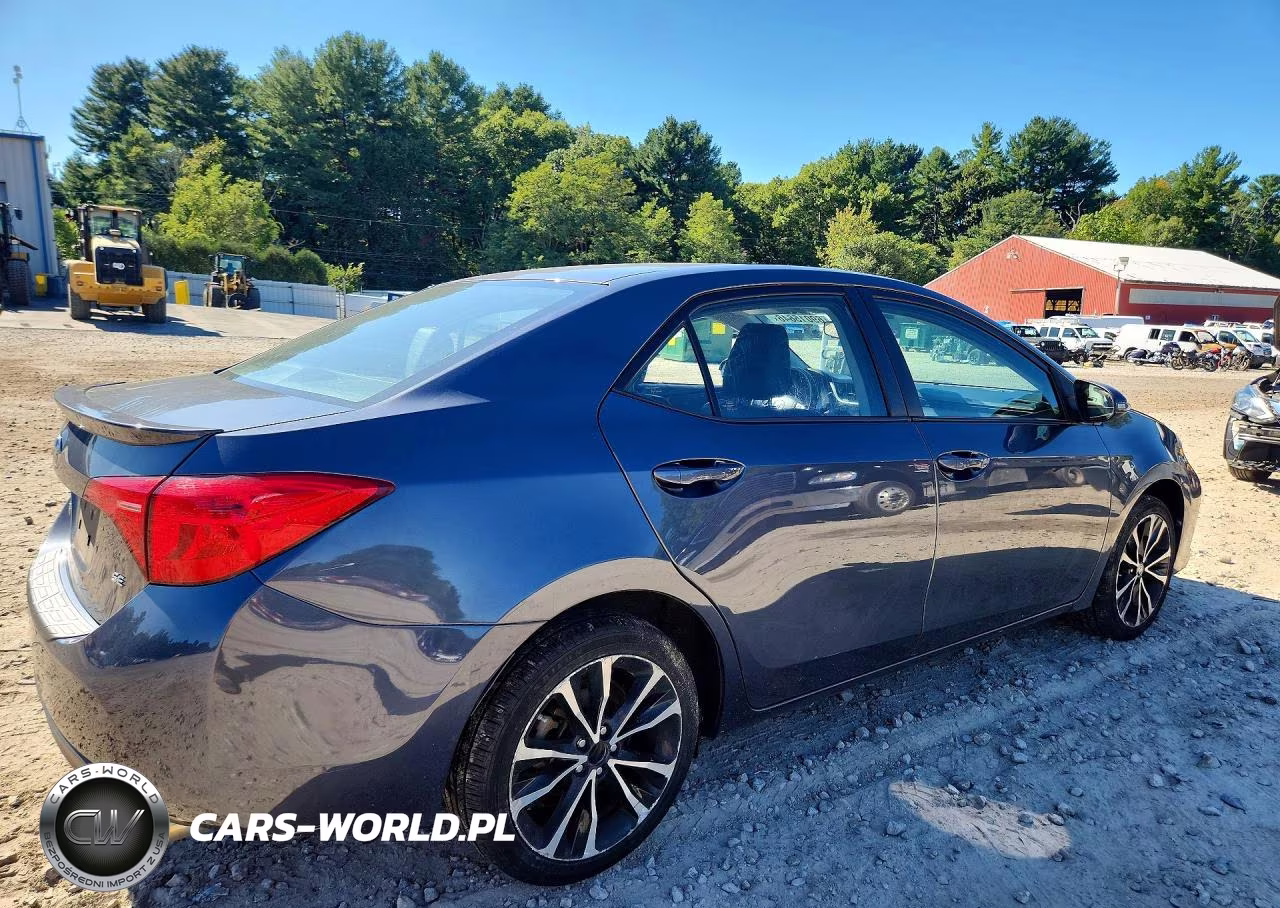 2019 Toyota Corolla Se VIN:2T1BURHE3KC217472 - 3