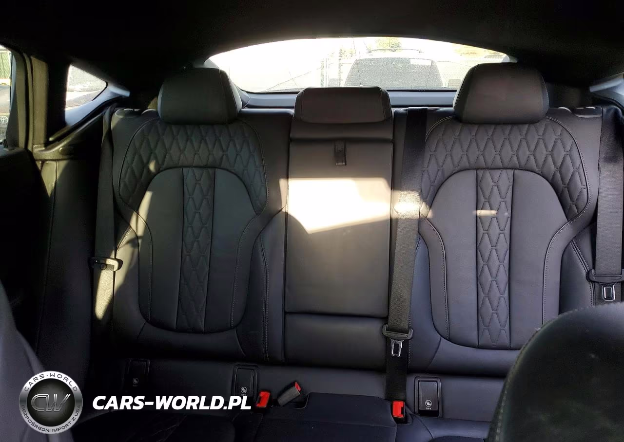 2023 BMW X6 M VIN:5YMCY0C03P9R69936 - 10