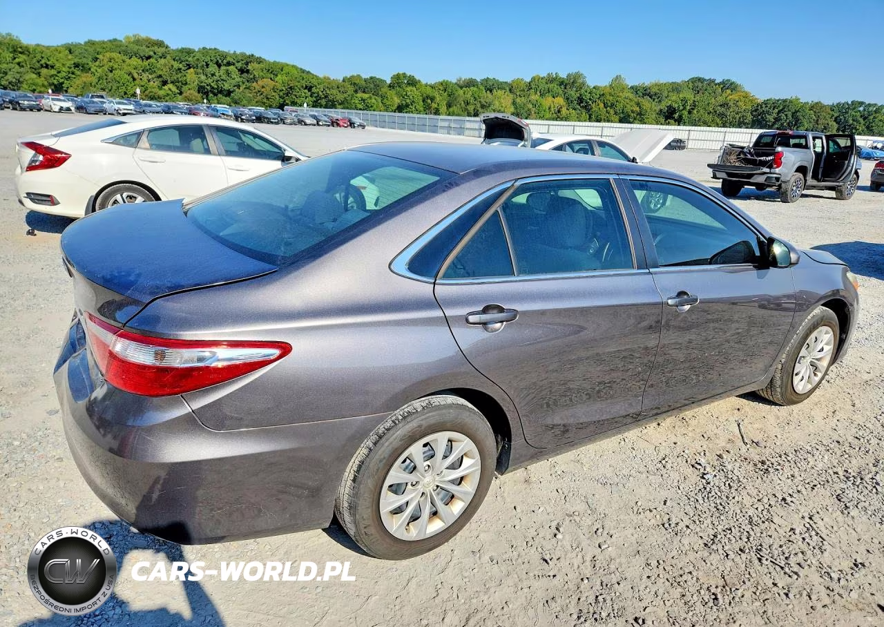 2015 Toyota Camry Le VIN:4T1BF1FK3FU892120 - 3
