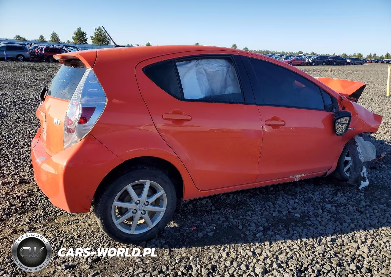 2012 Toyota Prius C Four VIN:JTDKDTB33C1010431 - 3