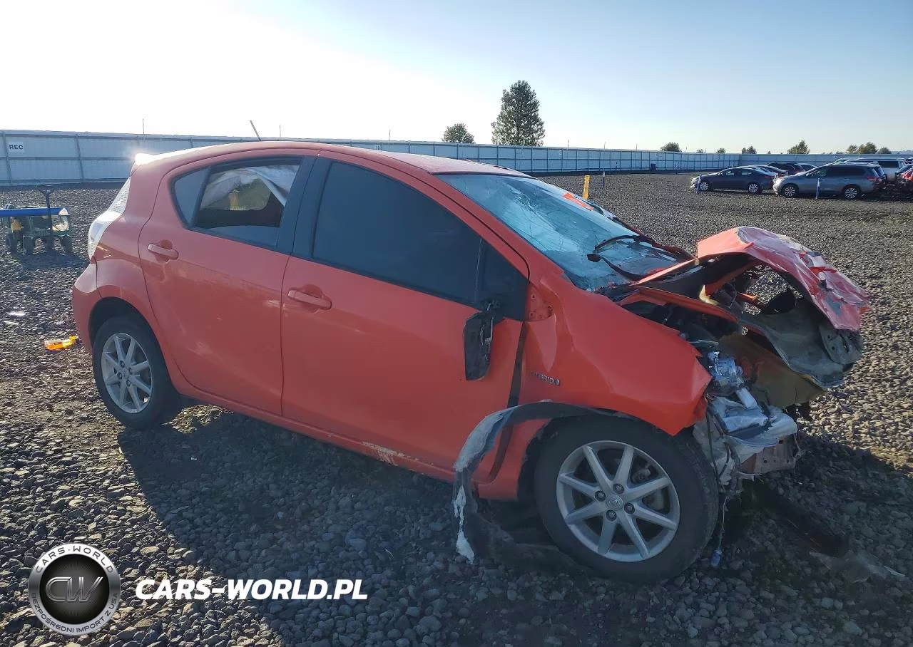 2012 Toyota Prius C Four VIN:JTDKDTB33C1010431 - 4
