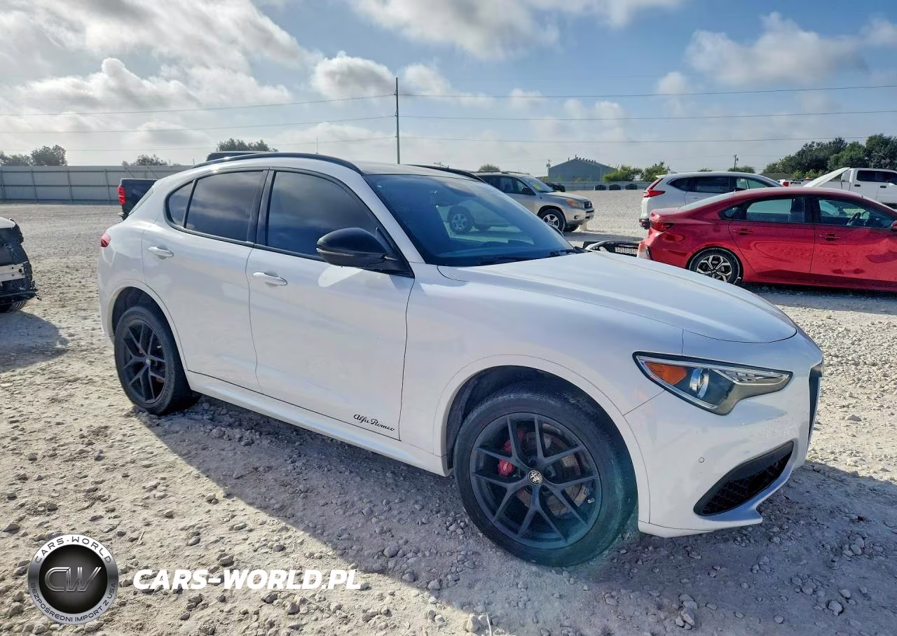 2020 Alfa Romeo Stelvio Ti VIN:ZASPAKBN1L7C95791 - 4