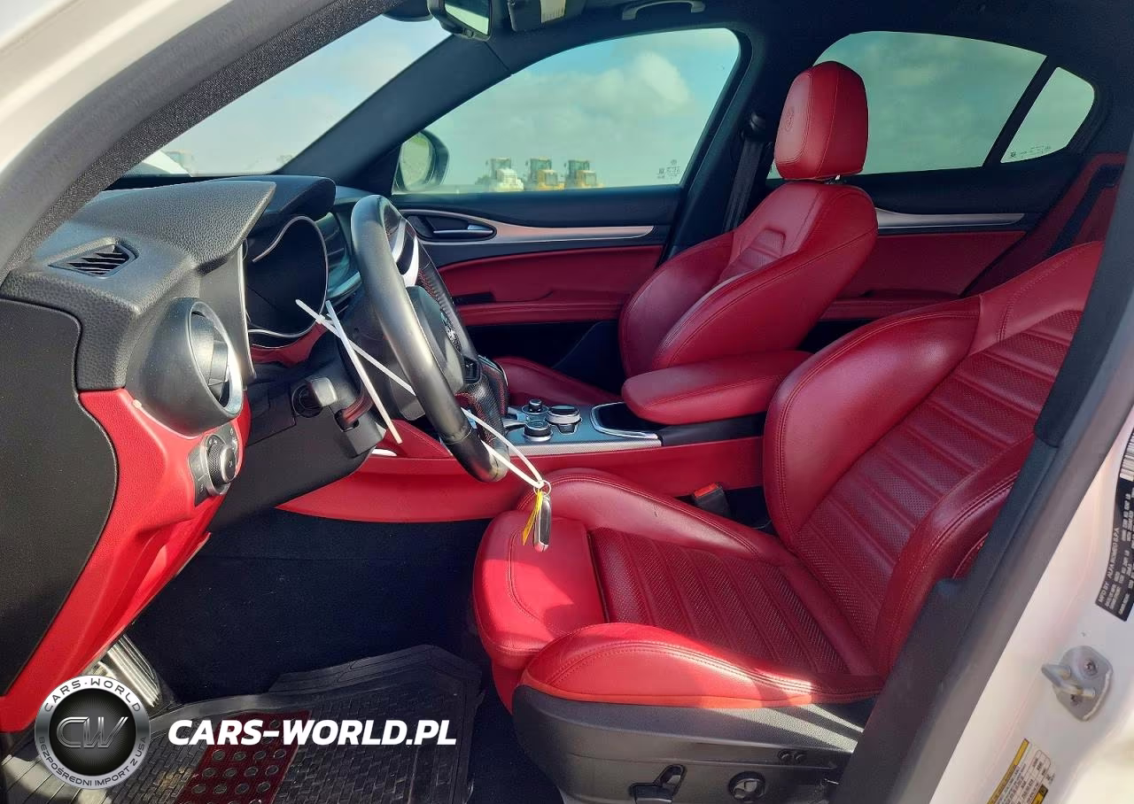 2020 Alfa Romeo Stelvio Ti VIN:ZASPAKBN1L7C95791 - 7