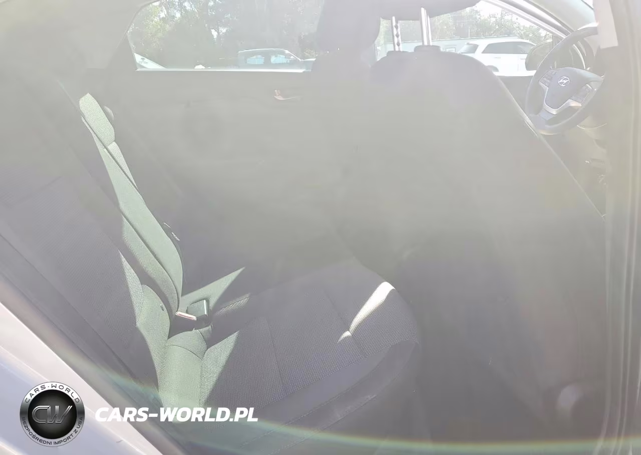 2019 Hyundai Accent Se VIN:3KPC24A36KE071141 - 10