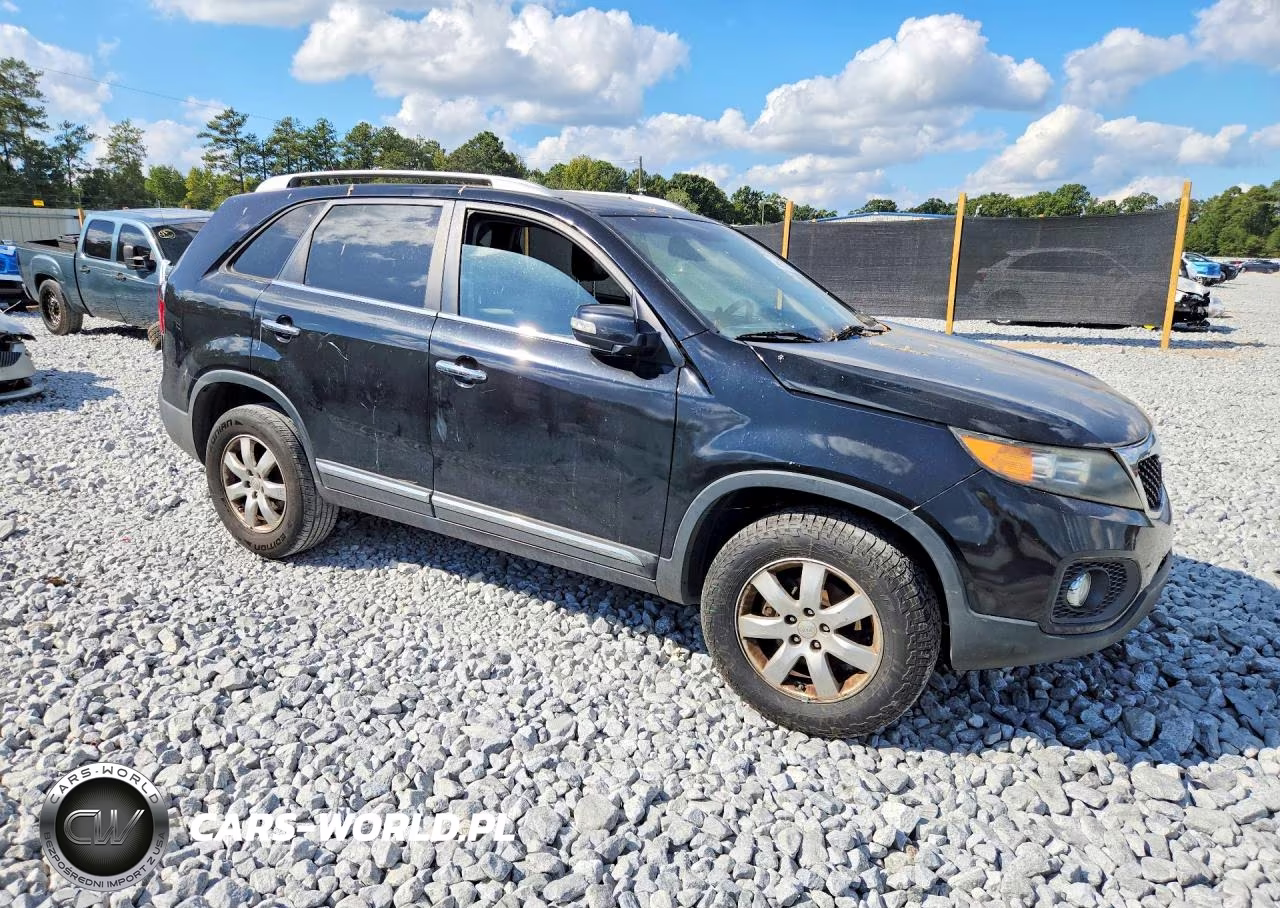 2011 Kia Sorento Lx VIN:5XYKT3A1XBG146492 - 4