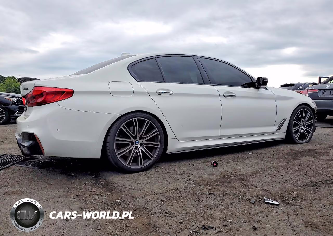 2018 BMW M550Xi VIN:WBAJB9C57JB286863 - 3