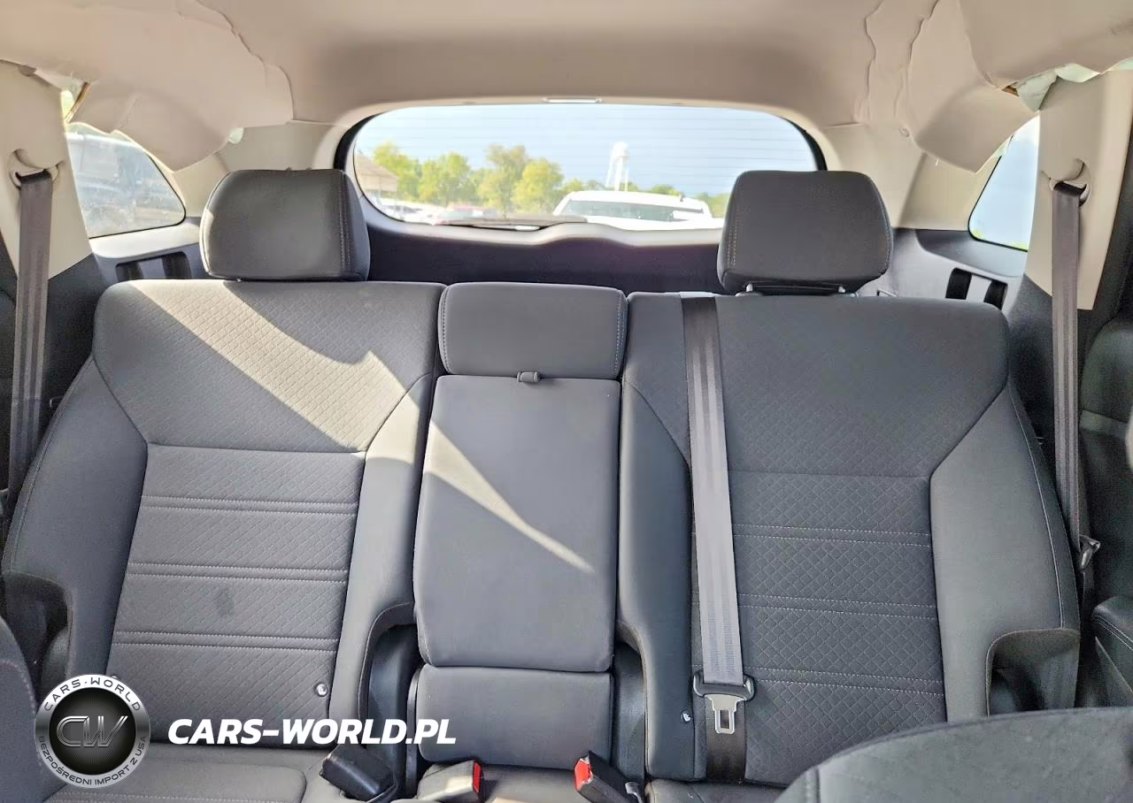 2020 Kia Sorento L VIN:5XYPG4A30LG656563 - 10