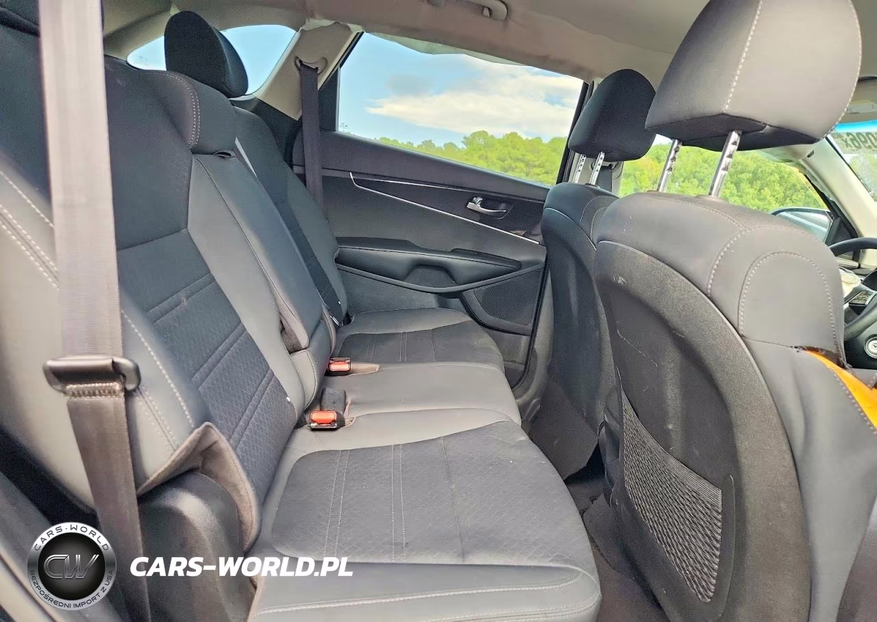 2020 Kia Sorento L VIN:5XYPG4A30LG656563 - 11