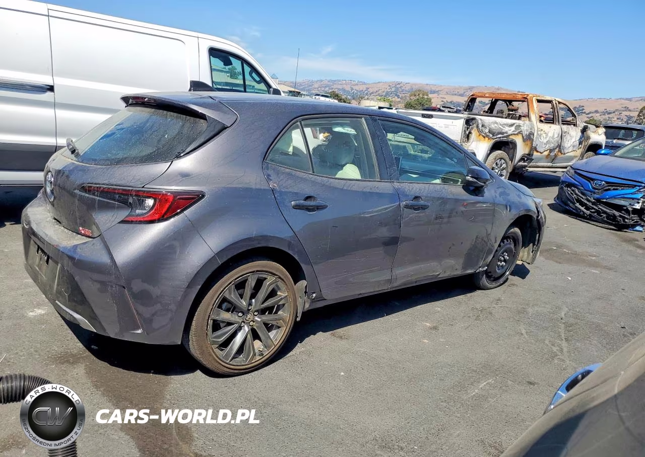 2026 Toyota Corolla Xse VIN:JTNC4MBE7T3256409 - 3