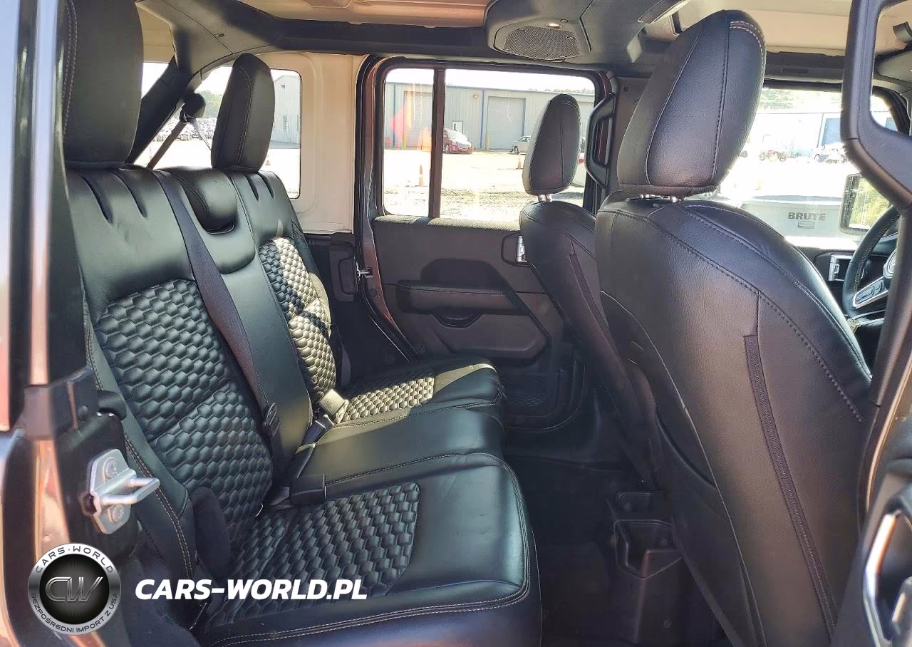 2025 Jeep Wrangler Sahara VIN:1C4PJXEN5SW560413 - 11