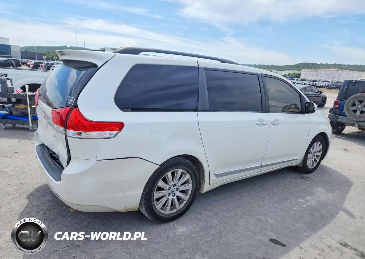 2013 Toyota Sienna Limited 7-Passenger VIN:5TDDK3DCXDS065832 - 3