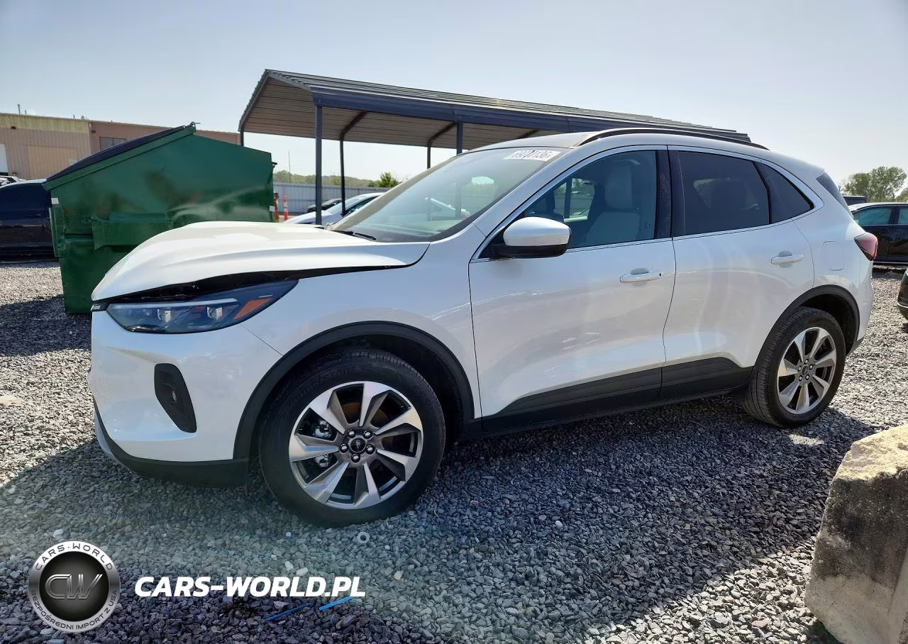 2025 Ford Escape Platinum – zdjęcie 1 z 13