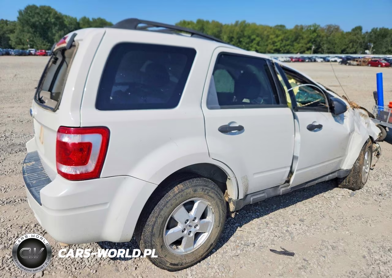 2009 Ford Escape Xlt VIN:1FMCU03G99KA58311 - 3