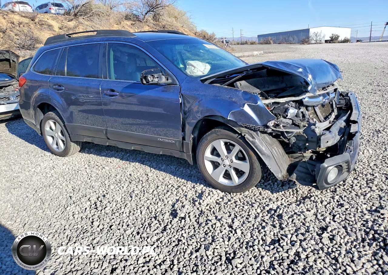2014 Subaru Outback 2.5I Premium VIN:4S4BRBCC5E3215956 - 4