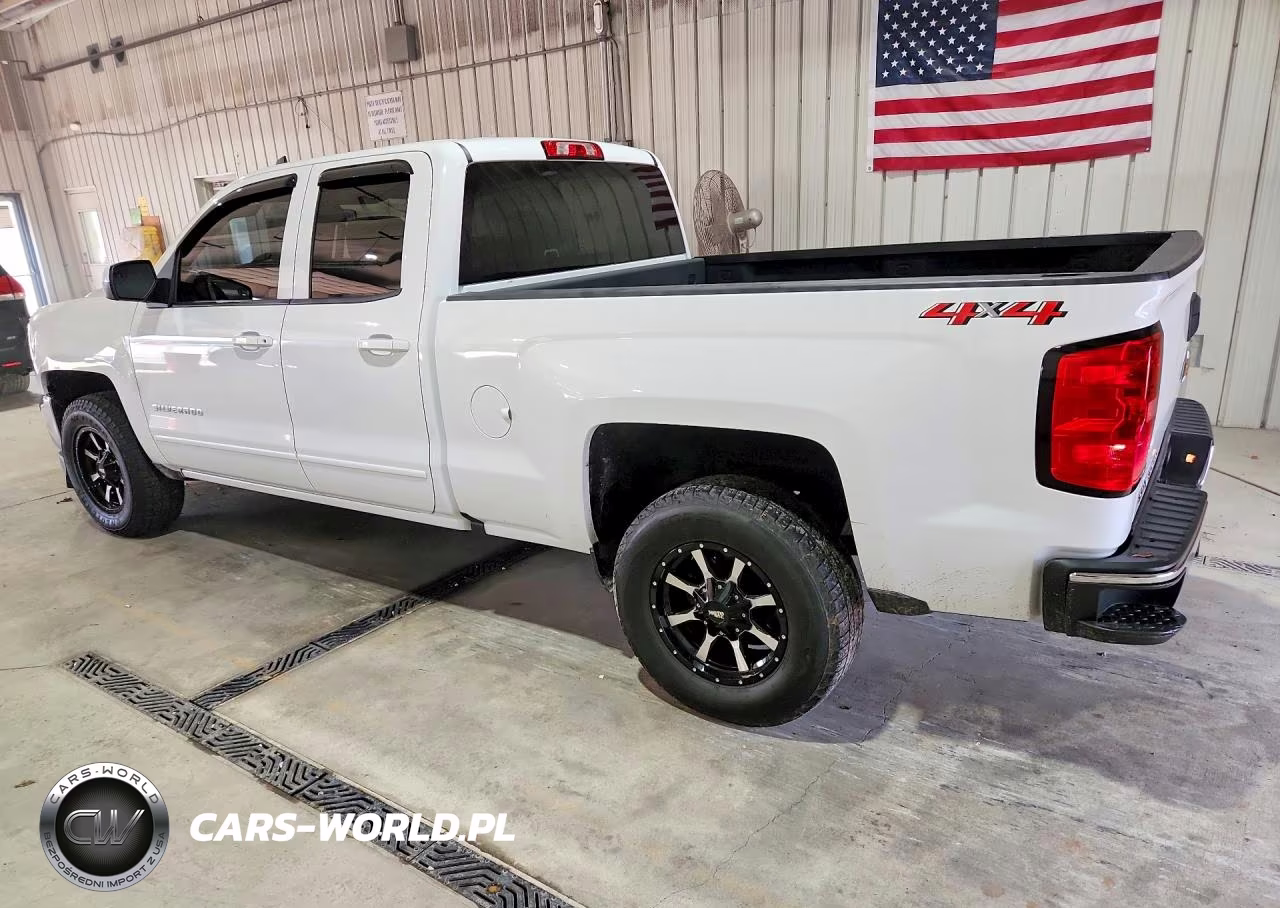 2018 Chevrolet Silverado K1500 Lt VIN:2GCVKREC2J1102333 - 2
