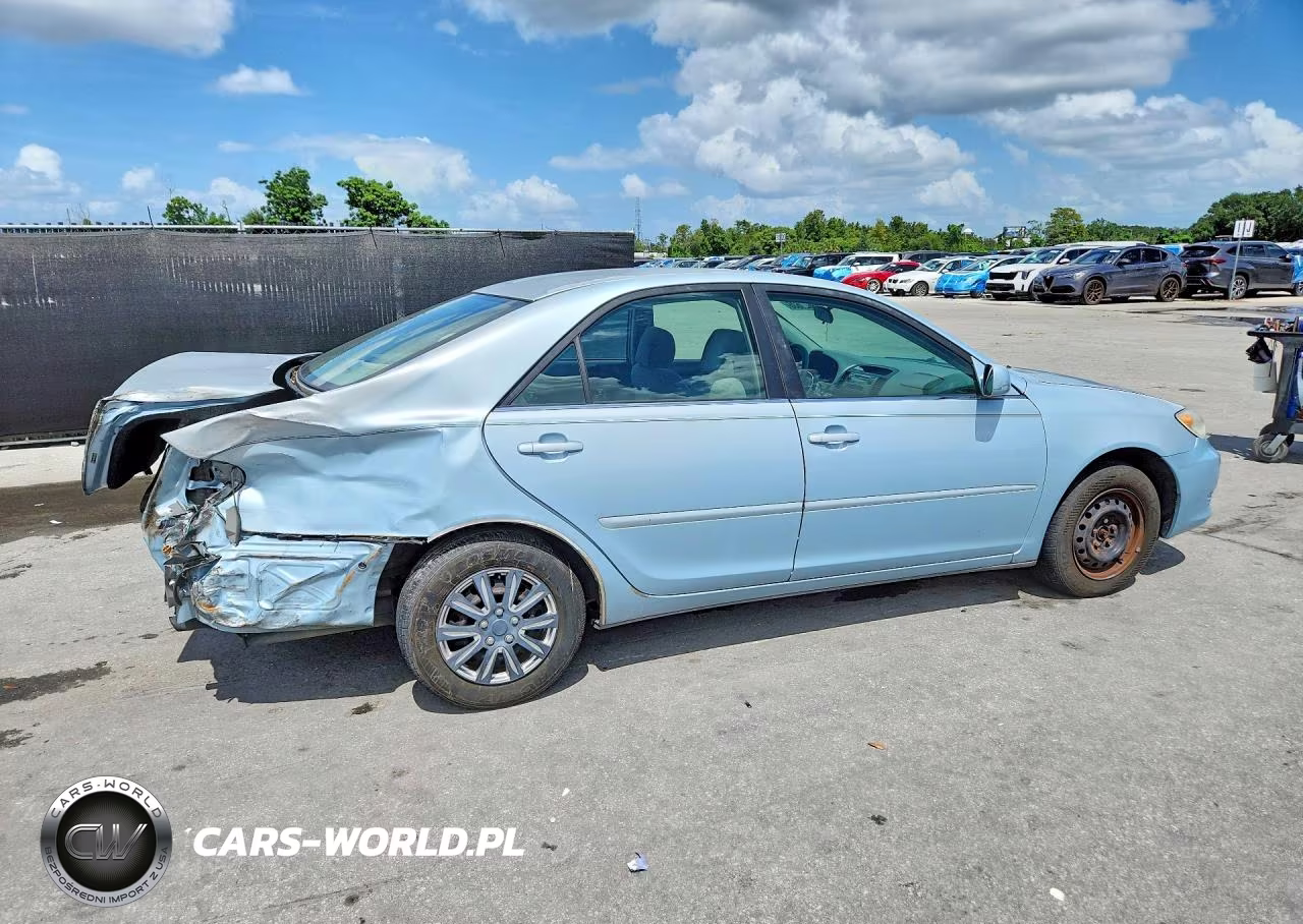 2005 Toyota Camry Le VIN:4T1BE32K85U593855 - 3