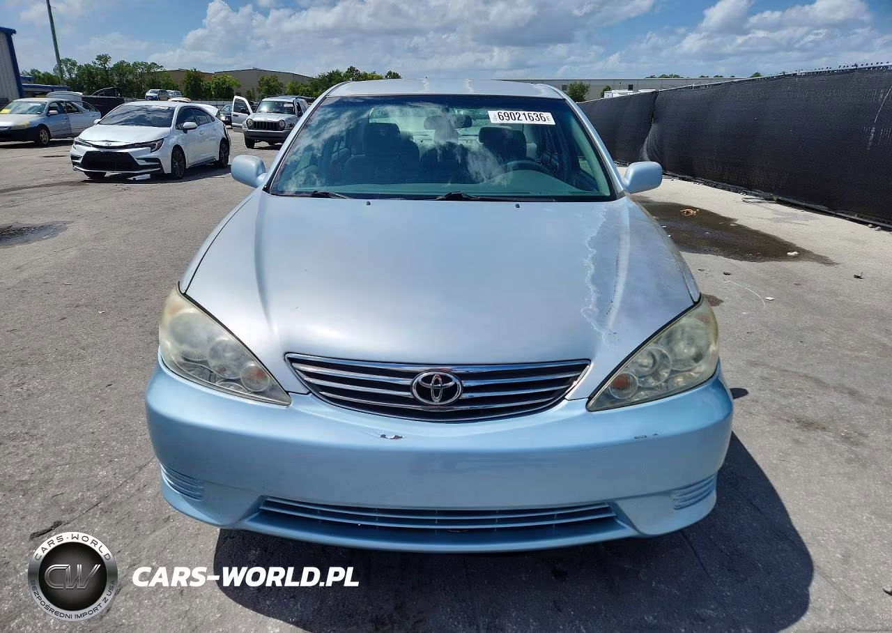 2005 Toyota Camry Le VIN:4T1BE32K85U593855 - 5