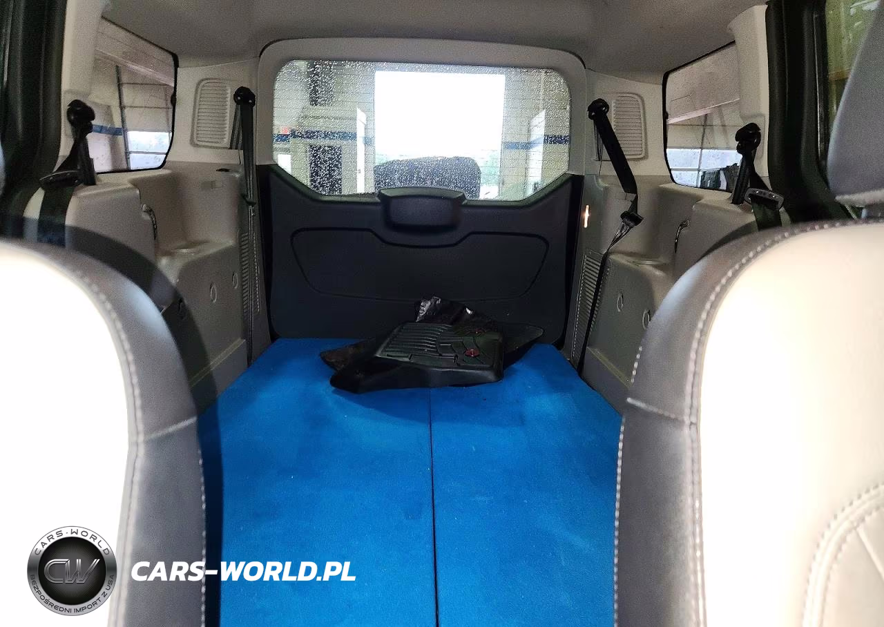 2019 Ford Transit Connect Titanium VIN:NM0GE9G23K1409082 - 10