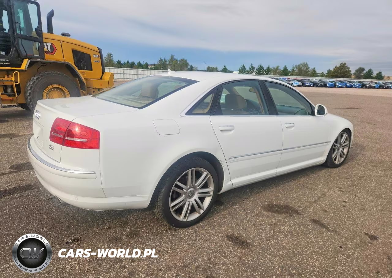 2010 Audi A8 Quattro VIN:WAUAVAFA0AN004773 - 3