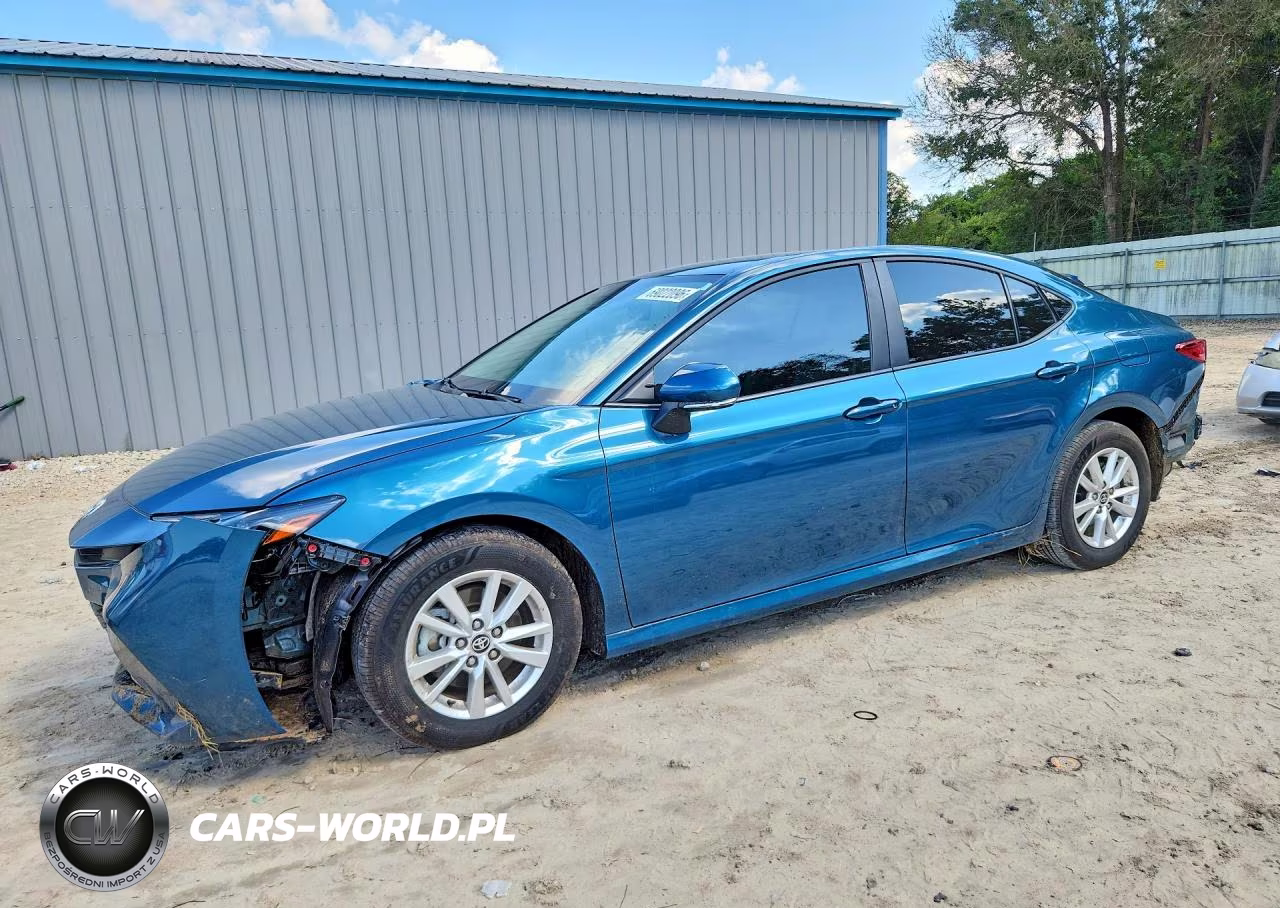 2025 Toyota Camry Le – zdjęcie 1 z 13