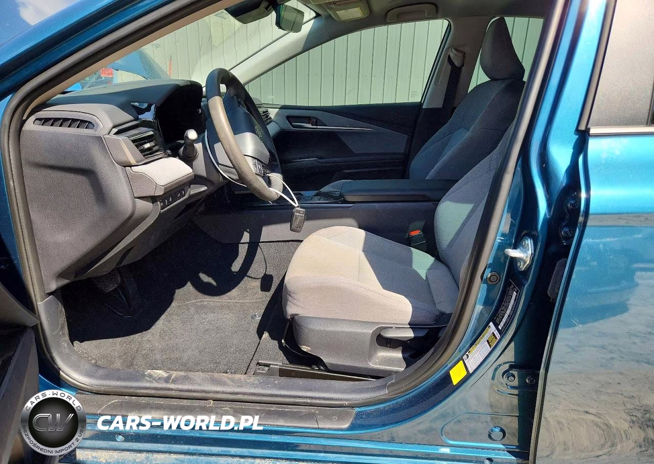 2025 Toyota Camry Le VIN:4T1DAACK4SU186747 - 7