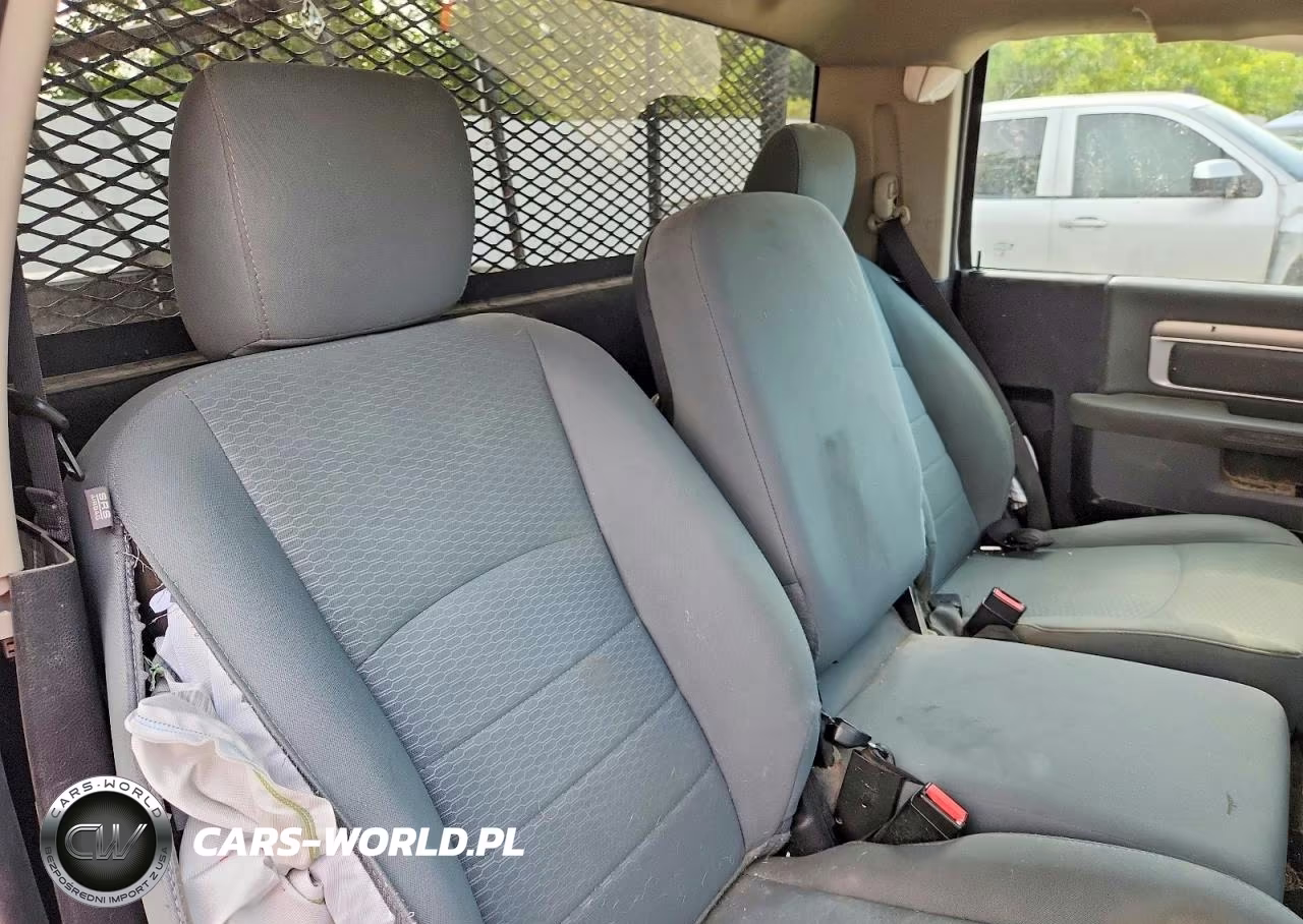 2019 Ram 1500 Classic Tradesman VIN:3C6JR6DG8KG585579 - 10