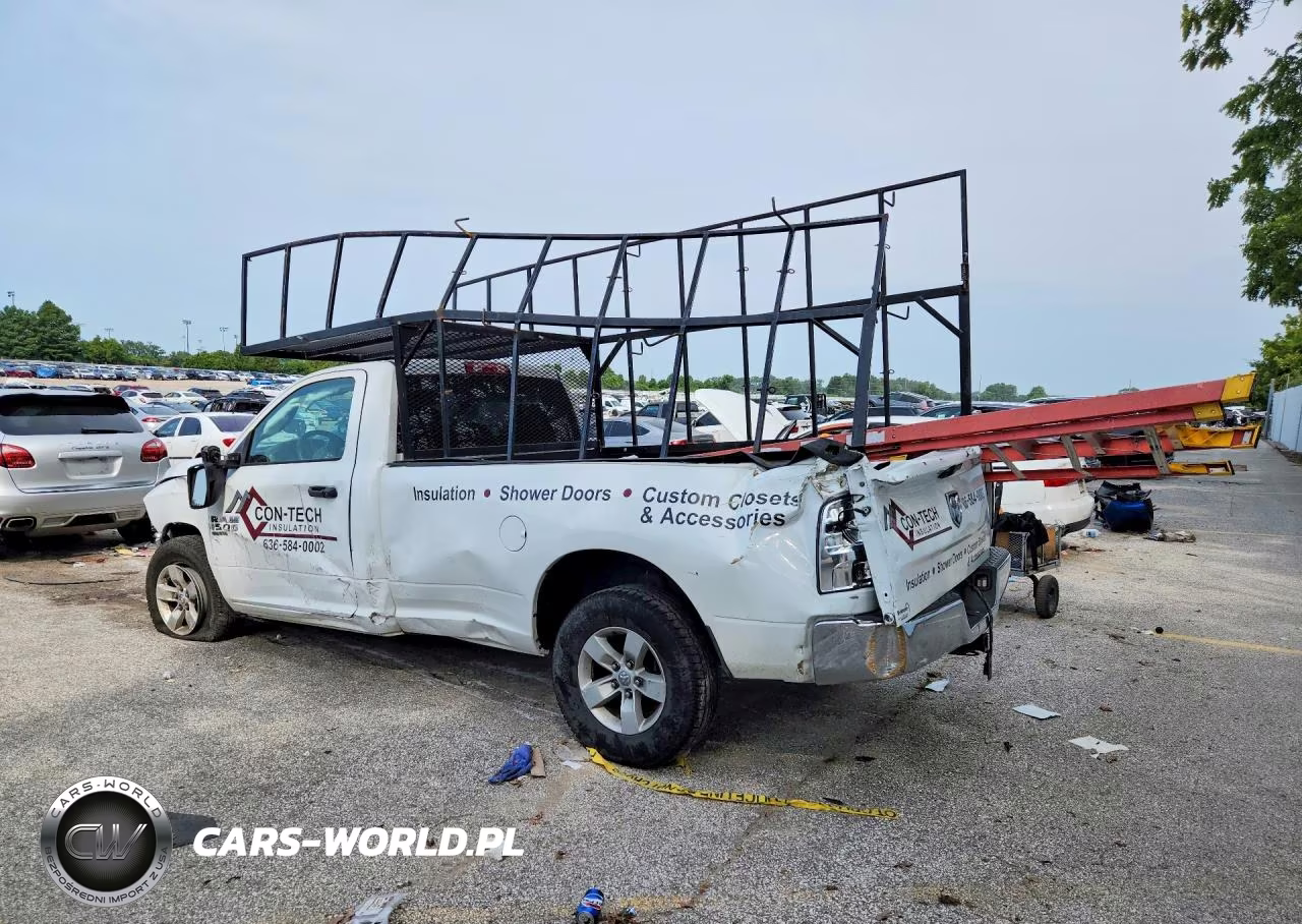 2019 Ram 1500 Classic Tradesman VIN:3C6JR6DG8KG585579 - 2