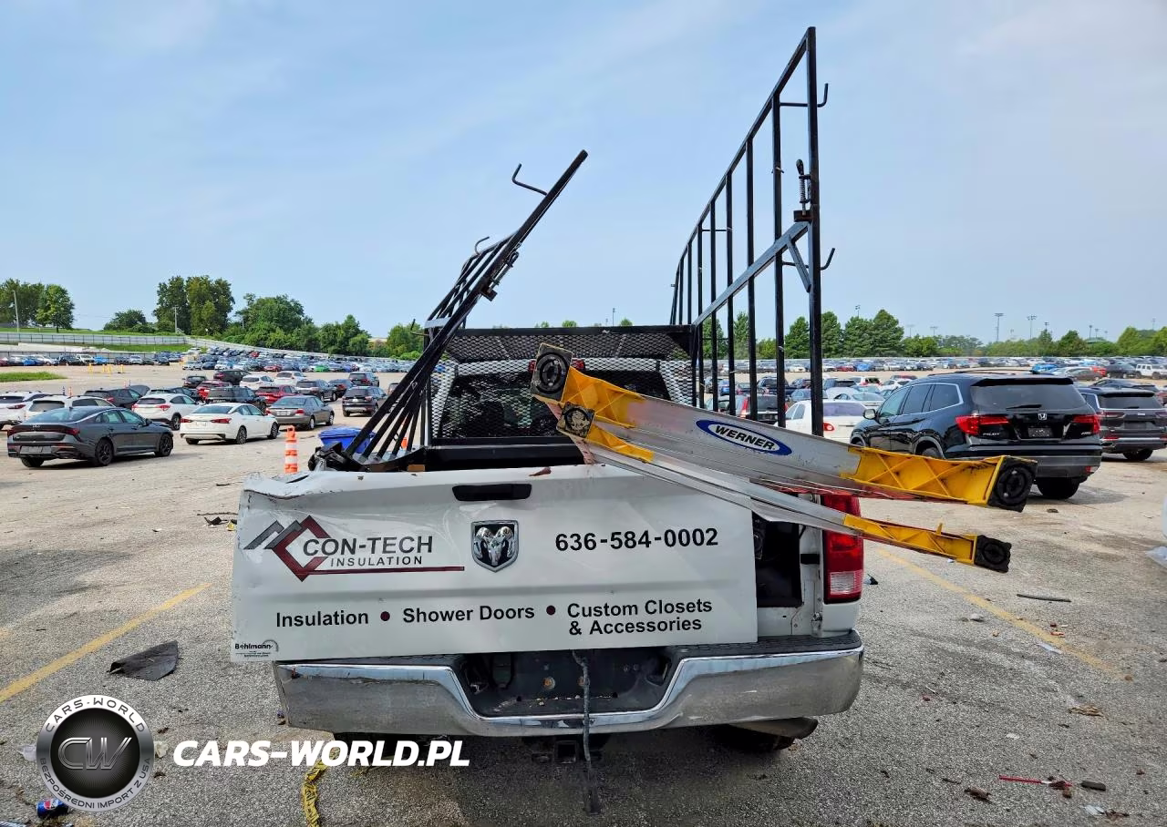2019 Ram 1500 Classic Tradesman VIN:3C6JR6DG8KG585579 - 6
