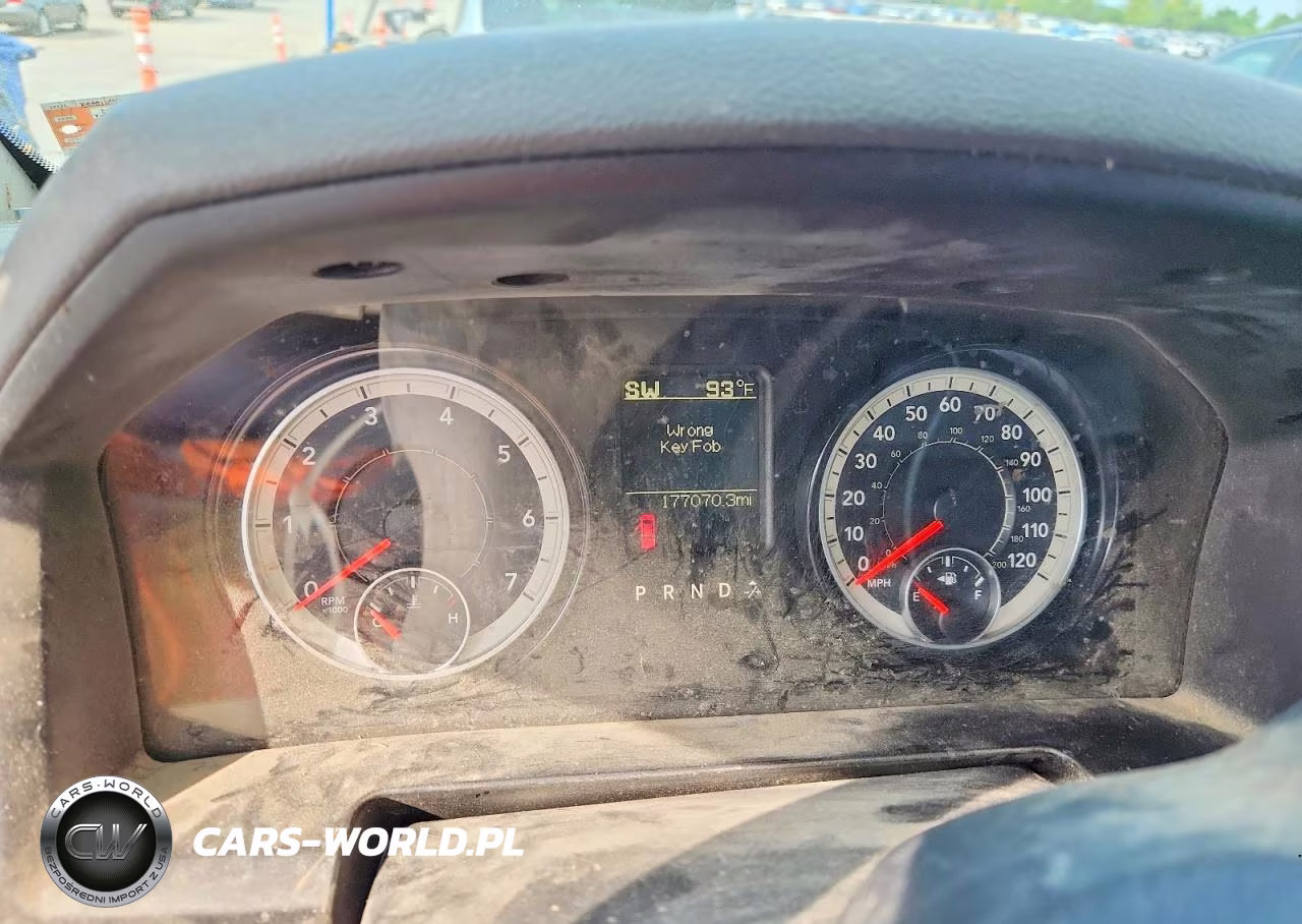 2019 Ram 1500 Classic Tradesman VIN:3C6JR6DG8KG585579 - 9