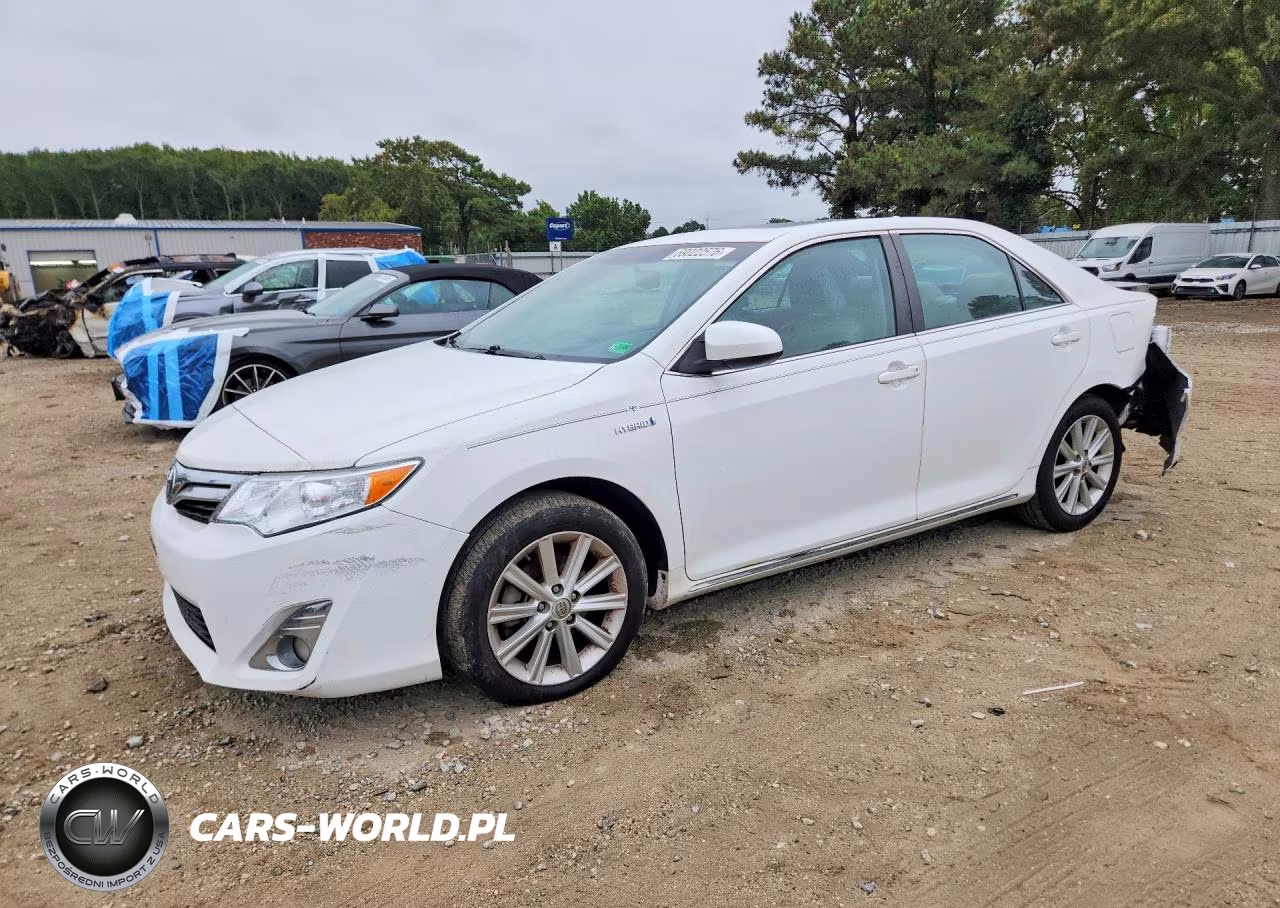 2014 Toyota Camry Hybrid Xle – zdjęcie 1 z 12