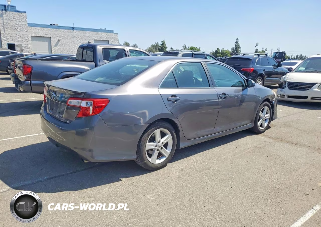 2014 Toyota Camry Se VIN:4T1BF1FKXEU408782 - 3