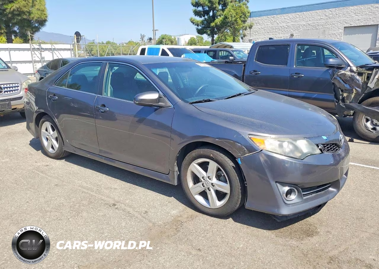 2014 Toyota Camry Se VIN:4T1BF1FKXEU408782 - 4