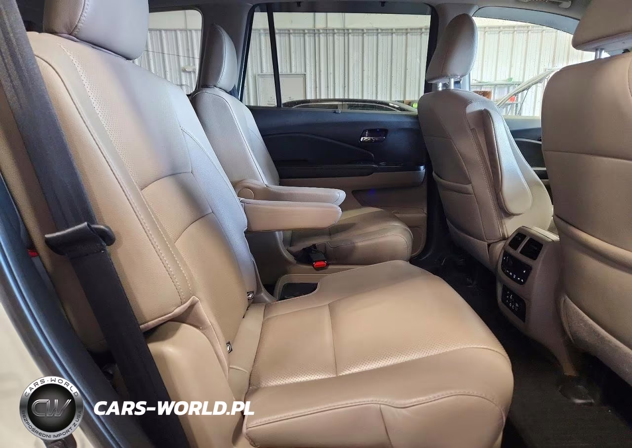 2018 Honda Pilot Elite VIN:5FNYF6H06JB014142 - 11