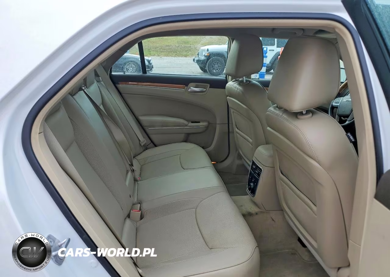 2014 Chrysler 300C VIN:2C3CCAEG7EH257874 - 10