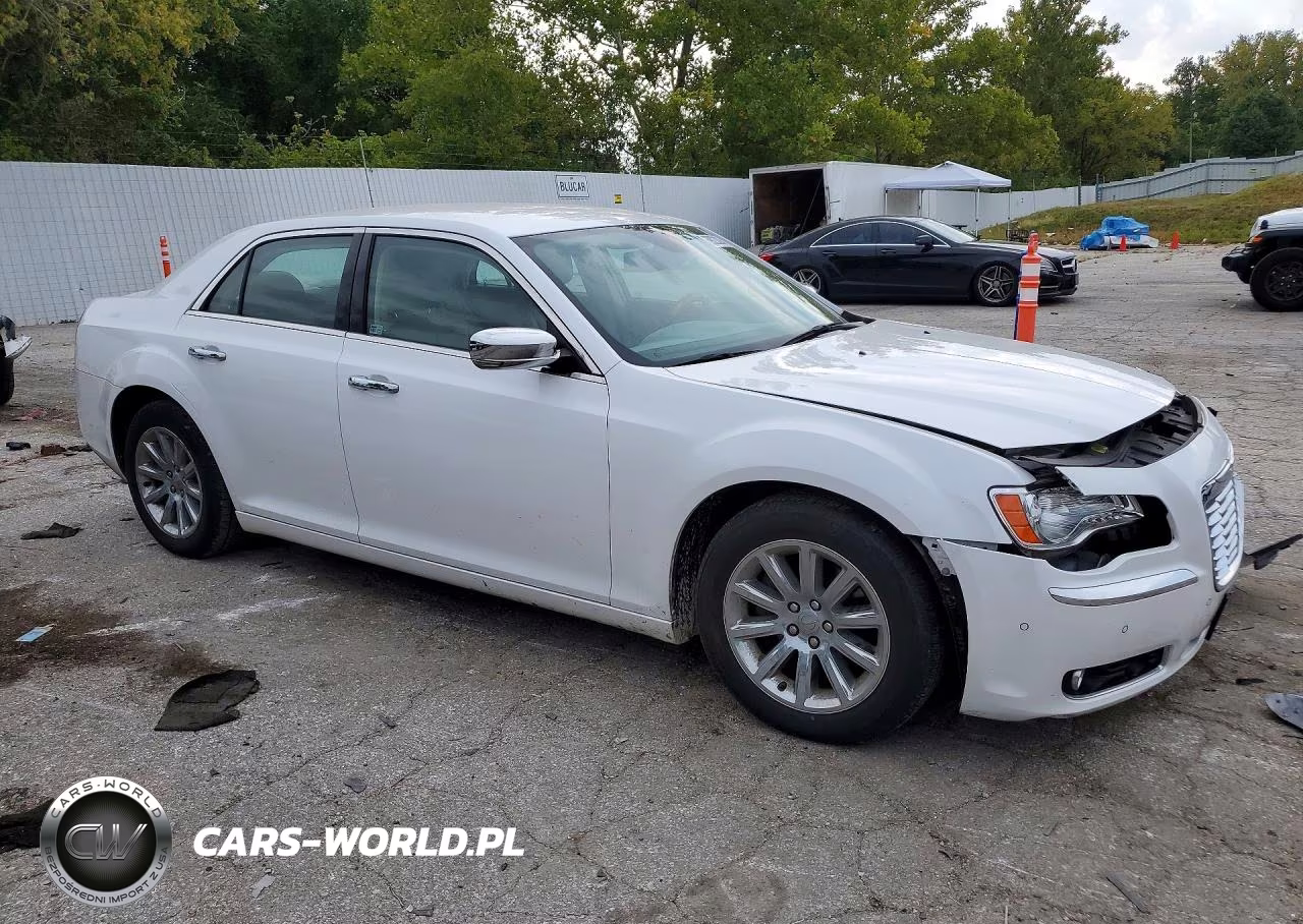2014 Chrysler 300C VIN:2C3CCAEG7EH257874 - 4