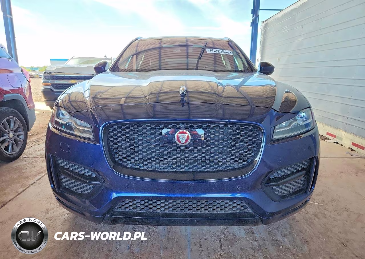 2017 Jaguar F-Pace R - Sport VIN:SADCL2BV9HA084306 - 5