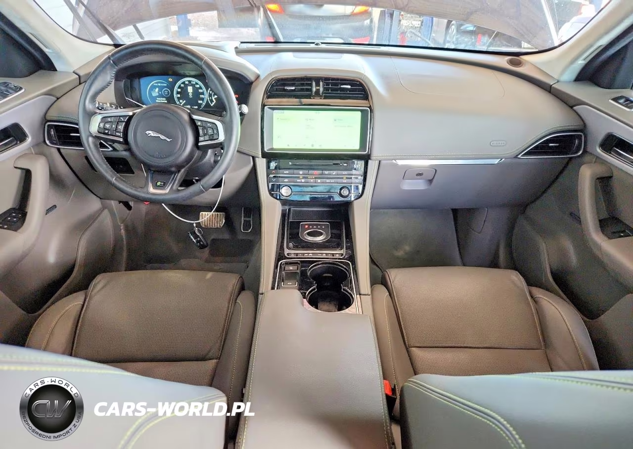 2017 Jaguar F-Pace R - Sport VIN:SADCL2BV9HA084306 - 8
