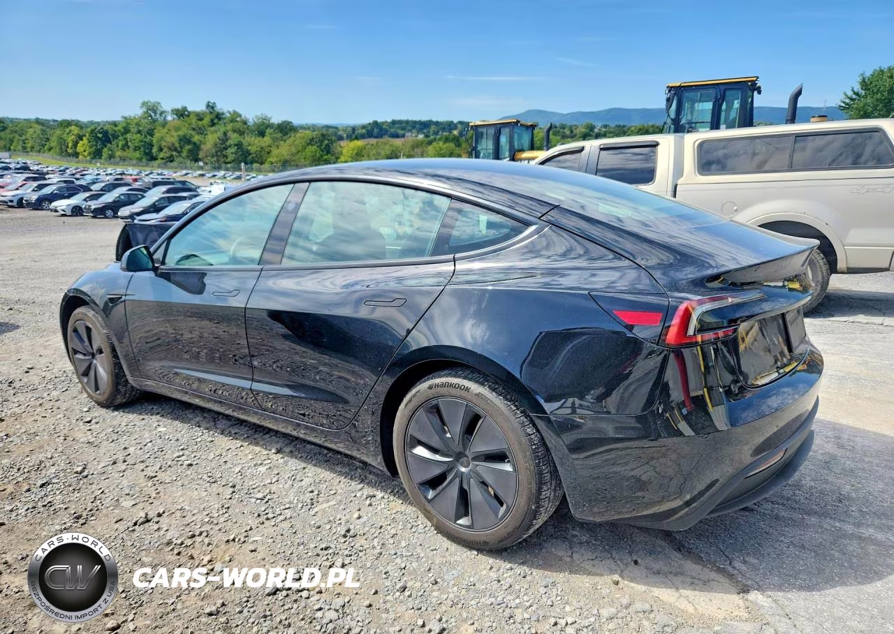 2024 Tesla Model 3 VIN:5YJ3E1EAXRF739686 - 2