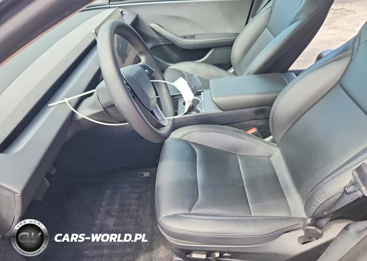 2024 Tesla Model 3 VIN:5YJ3E1EAXRF739686 - 7