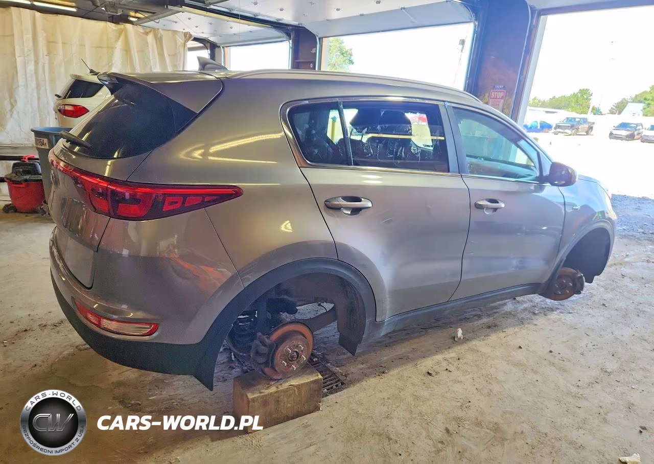 2018 Kia Sportage Lx VIN:KNDPMCAC5J7421203 - 3