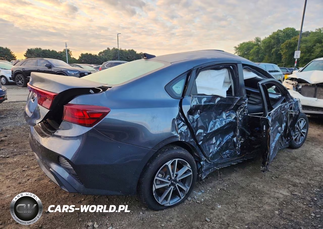 2024 Kia Forte Lxs VIN:3KPF24AD7RE779723 - 3