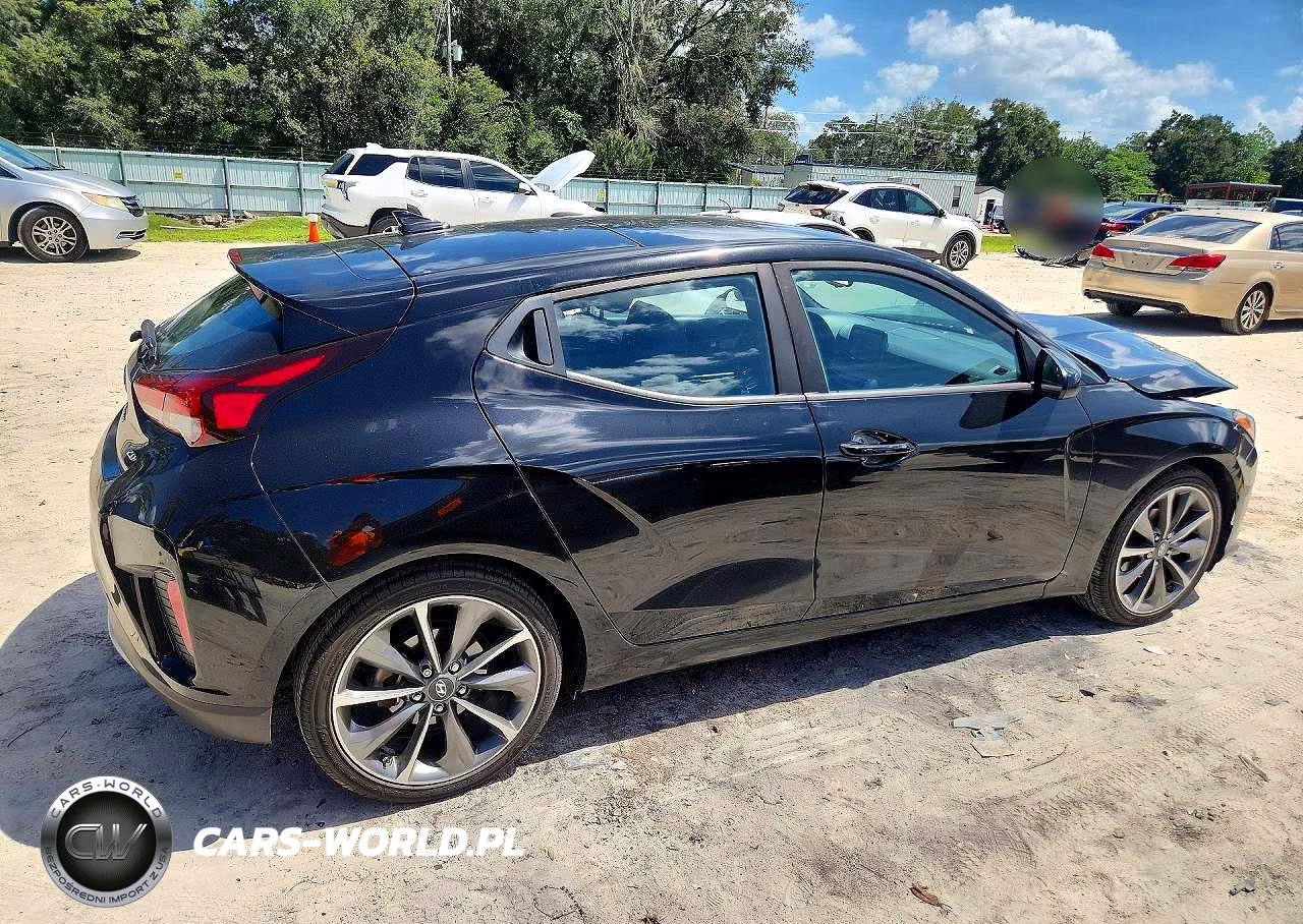 2020 Hyundai Veloster 2.0L Premium VIN:KMHTG6AF0LU032003 - 3