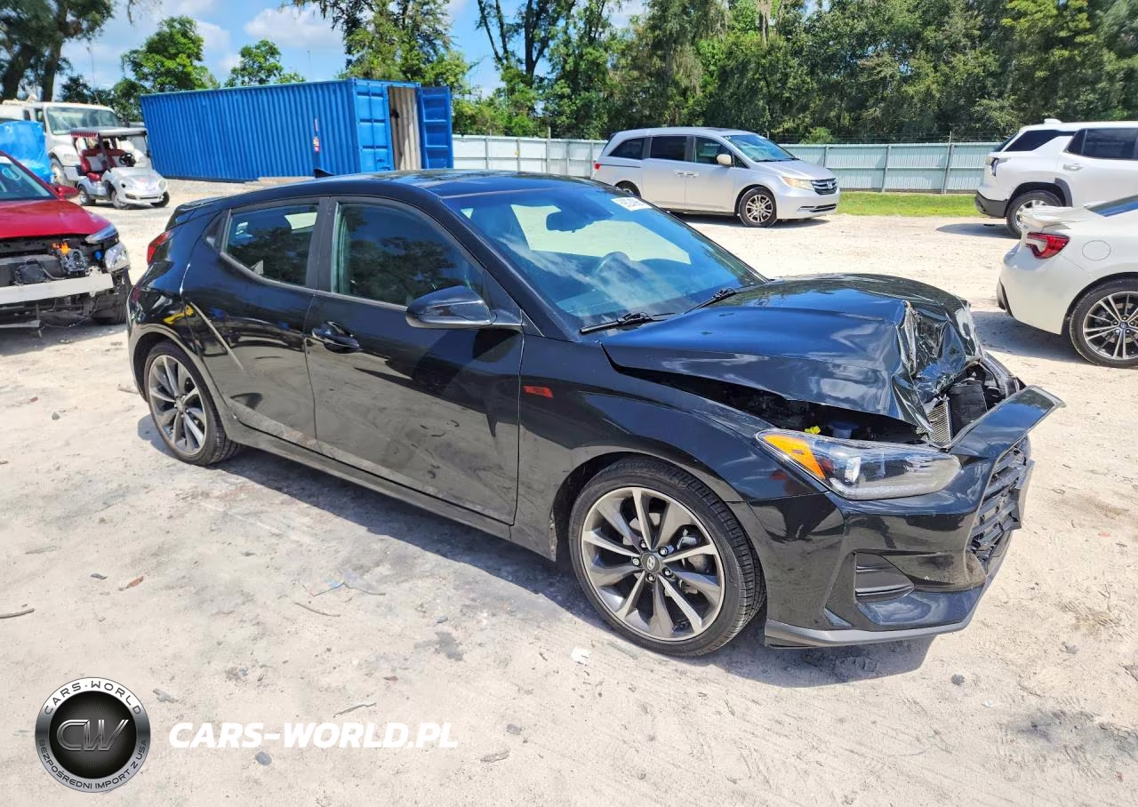2020 Hyundai Veloster 2.0L Premium VIN:KMHTG6AF0LU032003 - 4